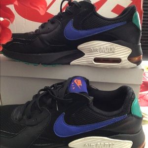 2019 men’s size 10.5 us Nike air max excee black/hyper blue-green cd4165-002